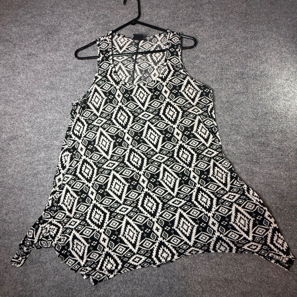 Bobeau‎ Womens XL Black White Geometric Tribal Diamond Sharkbite Tank Top USA